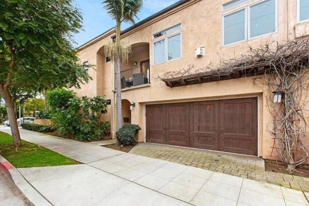 Your In - Two-car Garage Holiday home *