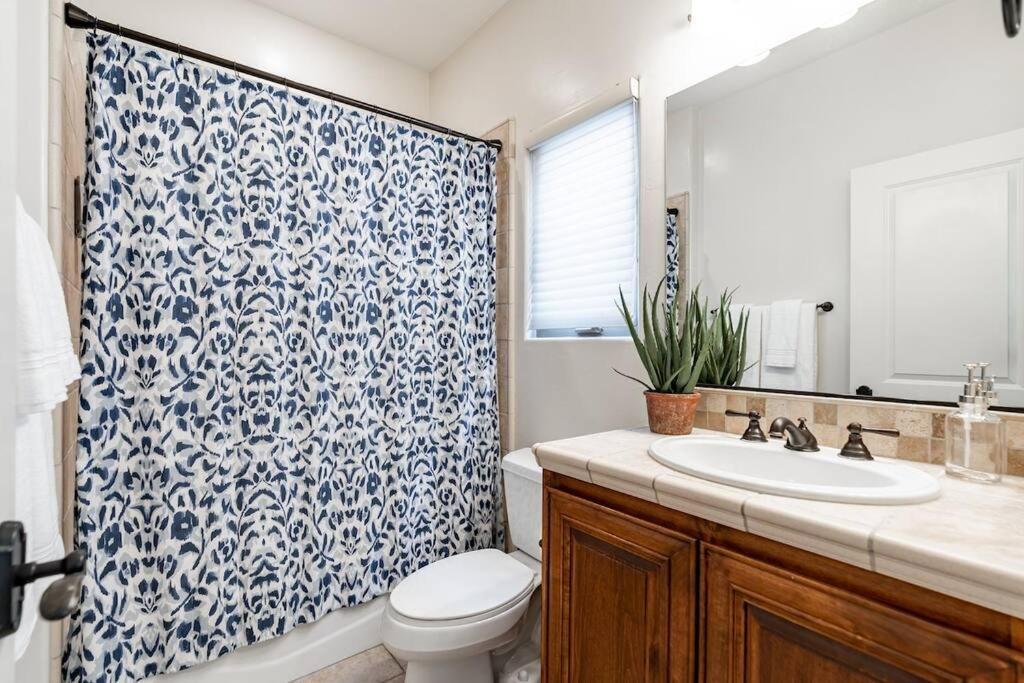 Your In - Two-car Garage Holiday home San Diego