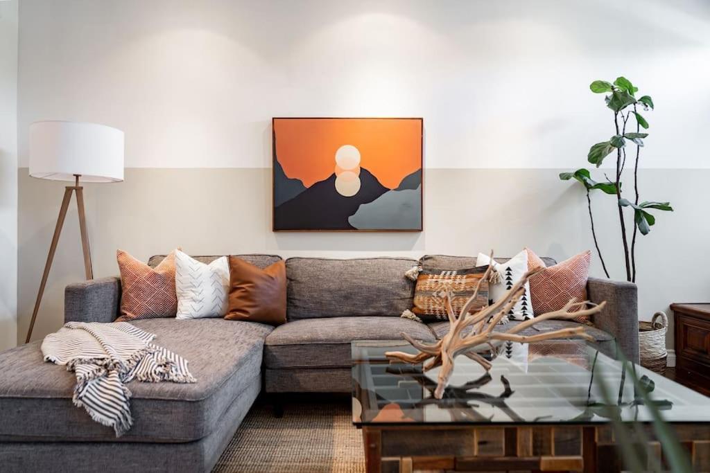 Your In - Two-car Garage Holiday home