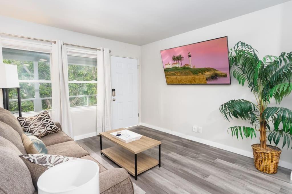 Point Loma Escape - Walk To The Harbor Restaurants & Shops W Parking Holiday home *
