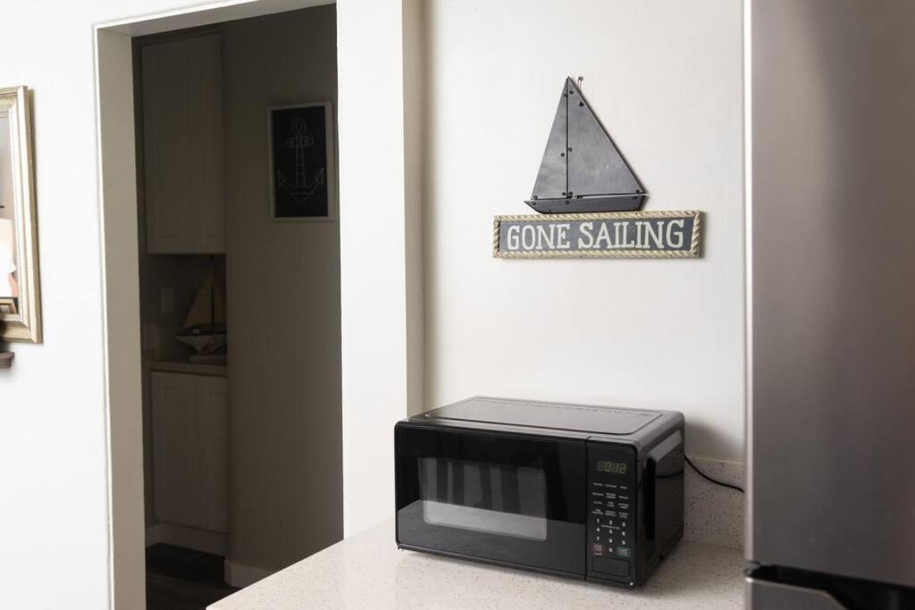Point Loma Escape - Walk To The Harbor Restaurants & Shops W Parking Holiday home *
