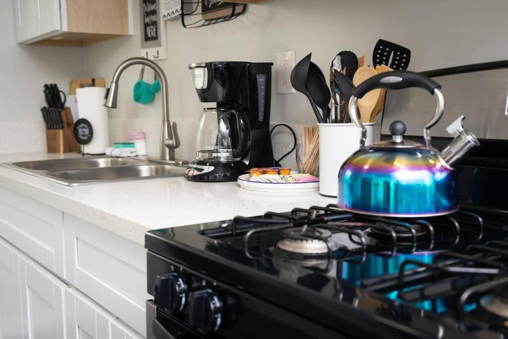 Holiday home Point Loma Escape - Walk To The Harbor Restaurants & Shops W Parking *