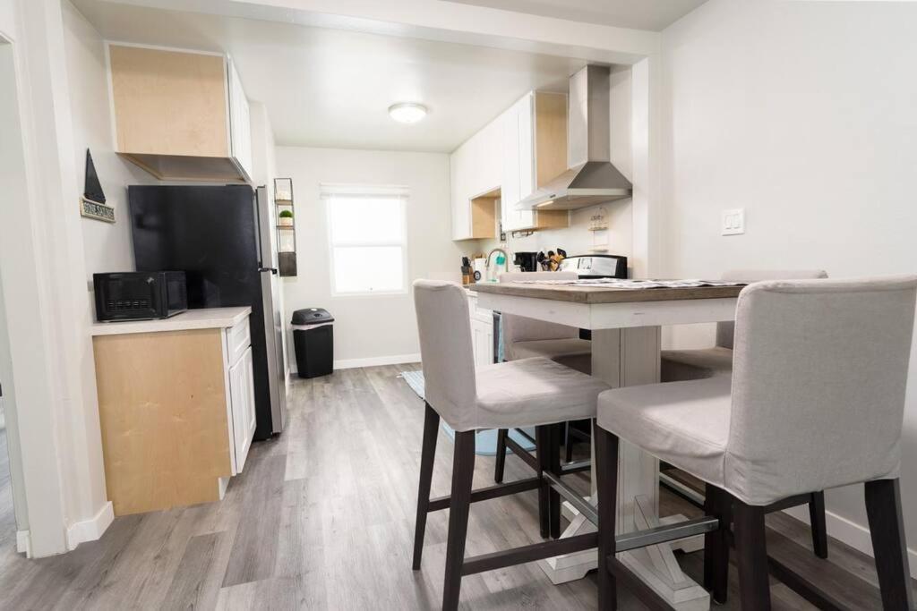 Holiday home Point Loma Escape - Walk To The Harbor Restaurants & Shops W Parking San Diego