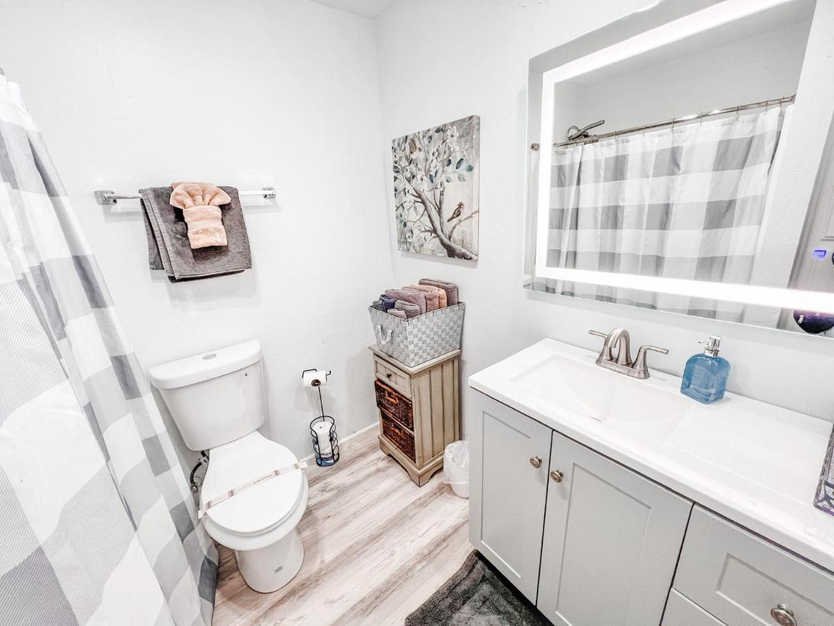 Gaslamp 2bdrm - W Parking & 5 Beds #403 San Diego