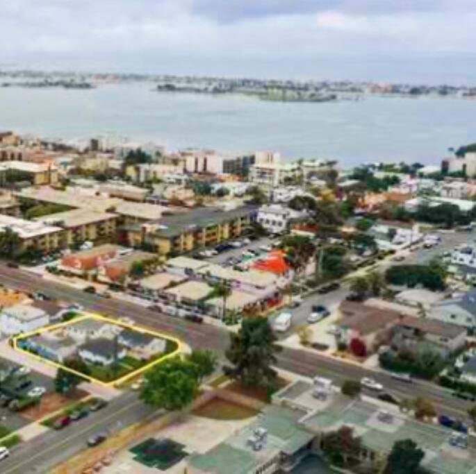 Crown Point W/ Cowboy Pool 2 Blocks To Bay Holiday home San Diego