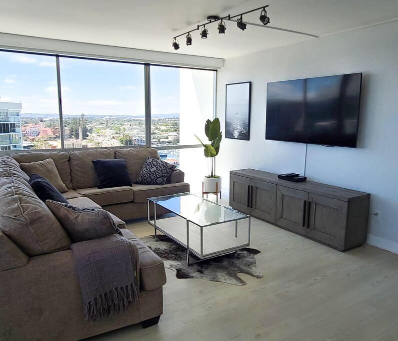 Luxury Beach-front High-rise