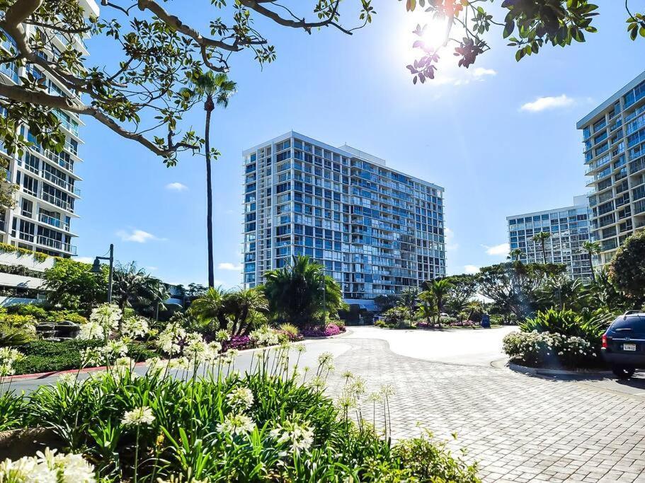 Luxury Beach-front High-rise