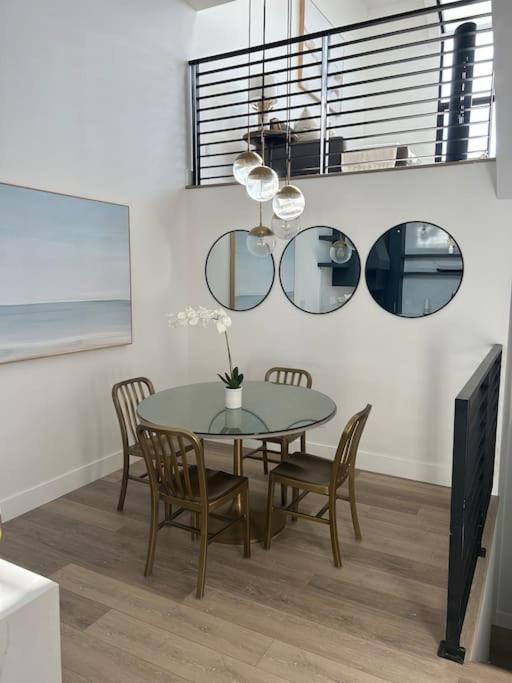 La Jolla Townhouse Steps Away From Windansea Holiday home
