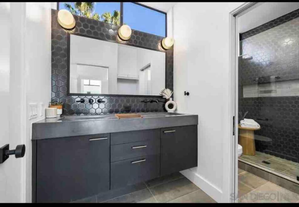 La Jolla Townhouse Steps Away From Windansea * San Diego
