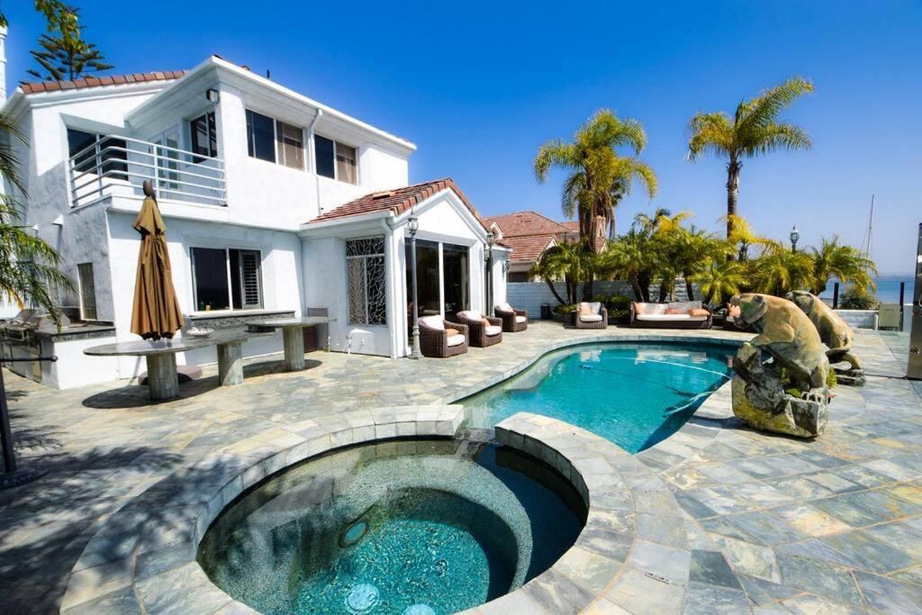 Private Front 4bed 4bath Pool And House *
