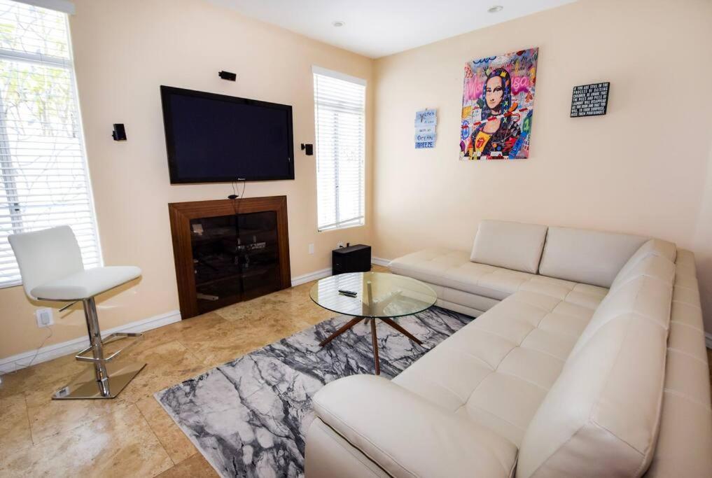 Private Front 4bed 4bath Pool And House San Diego