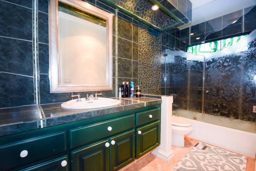 Private Front 4bed 4bath Pool And House San Diego