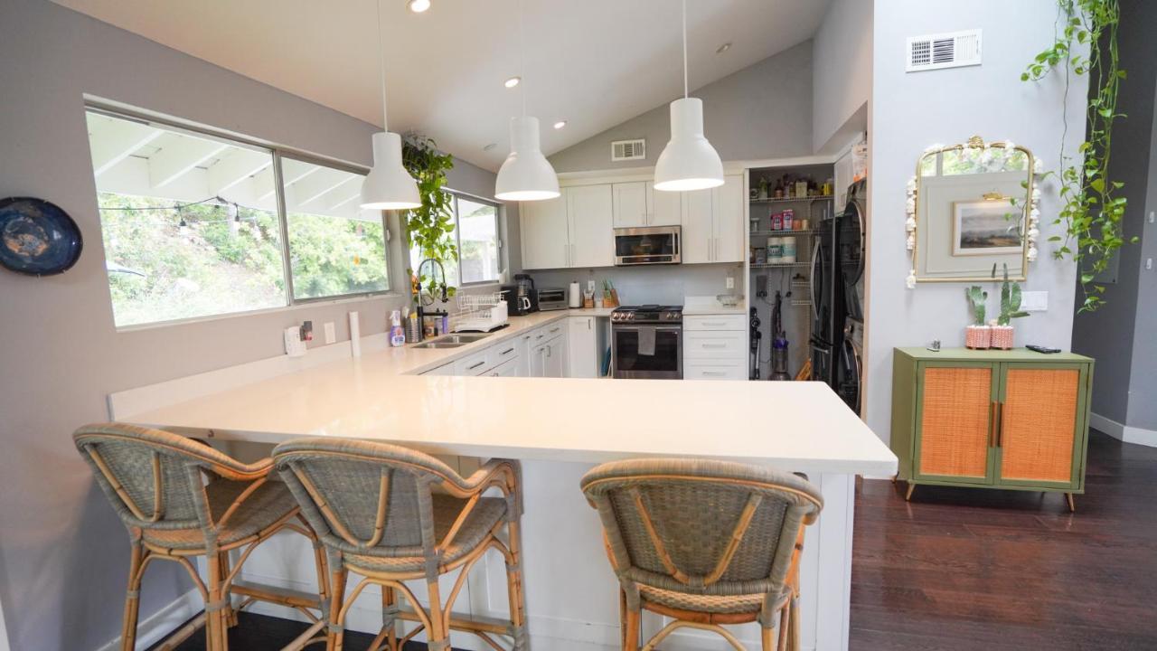 Large House With Jacuzzi, Backyard & Ping Pong * San Diego