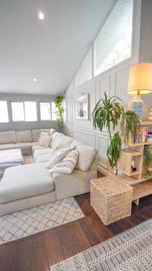 Large House With Jacuzzi, Backyard & Ping Pong Holiday home *