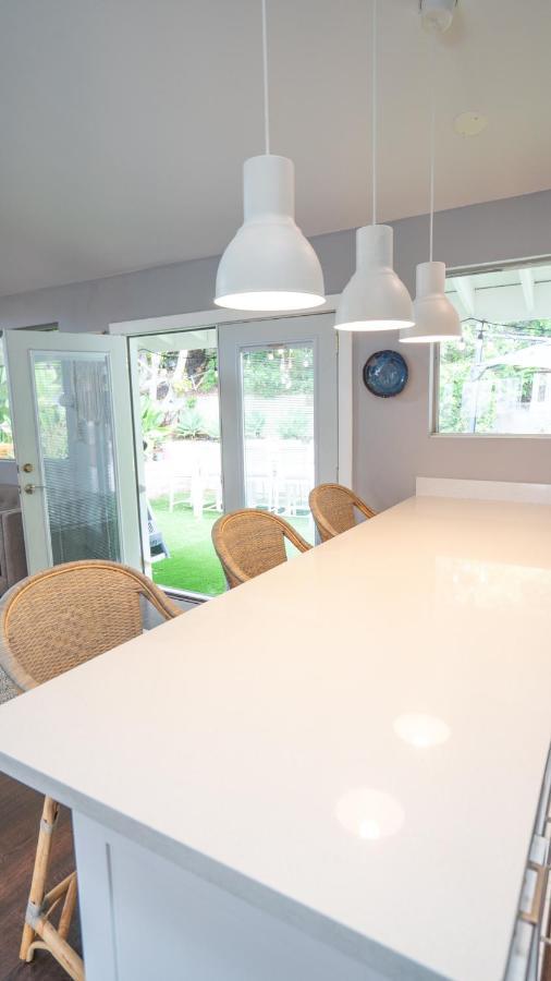 Large House With Jacuzzi, Backyard & Ping Pong Holiday home