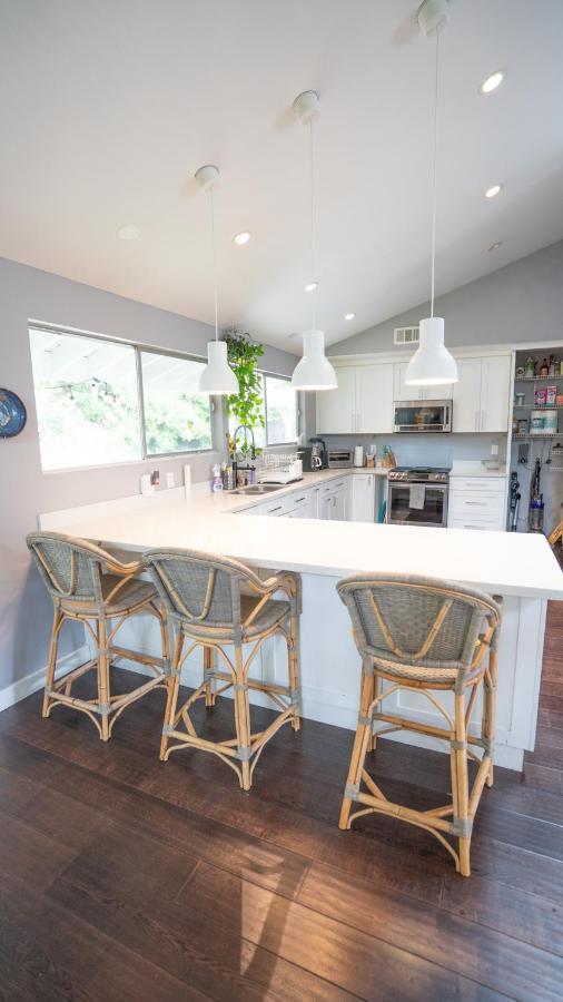 Large House With Jacuzzi, Backyard & Ping Pong * San Diego