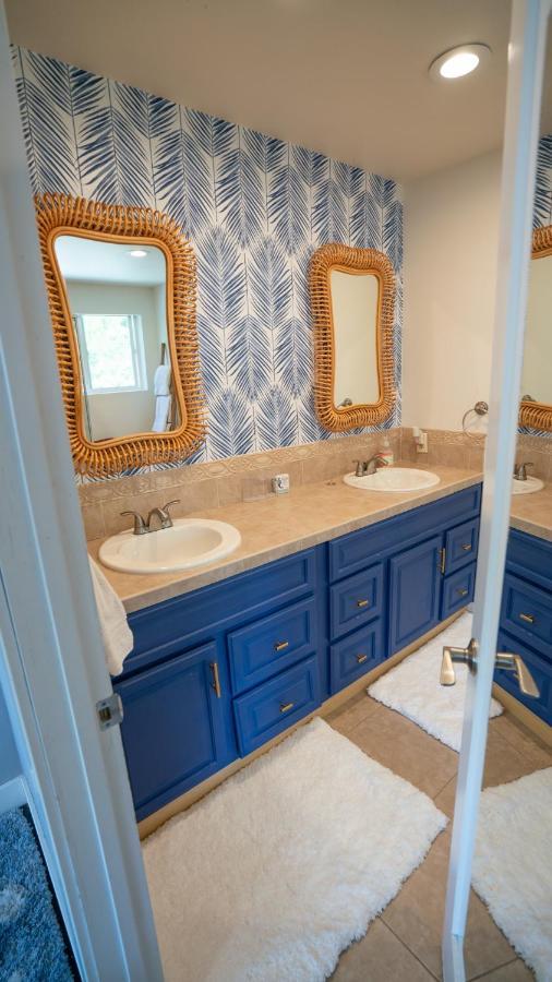 Large House With Jacuzzi, Backyard & Ping Pong Holiday home San Diego
