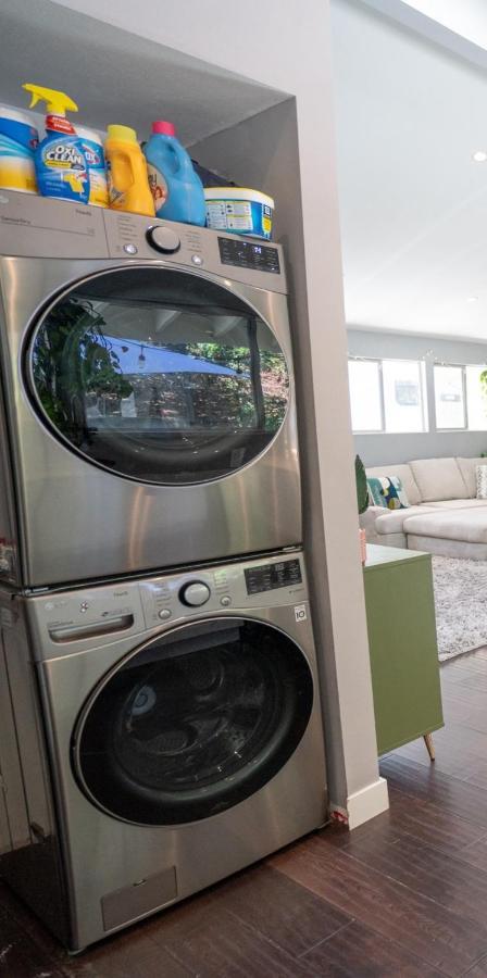Large House With Jacuzzi, Backyard & Ping Pong Holiday home *