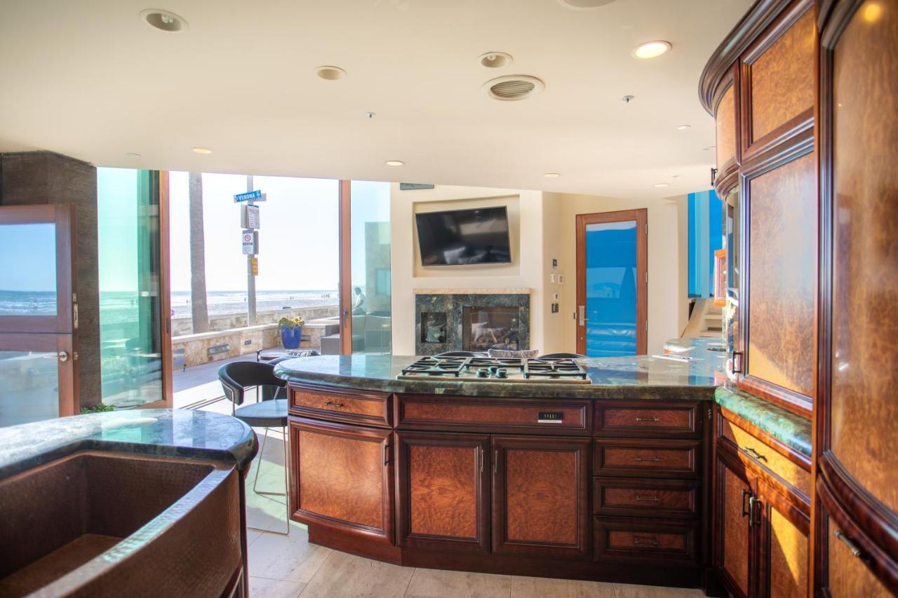 Holiday home Verona Oceanfront Luxury W Spa, Multiple Private Patios, Grill, Ac & Garage San Diego