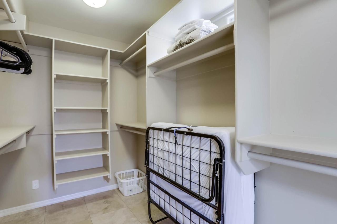 Stunning Ocean View W Rooftop Terrace, Firepit, Fast Wifi, Ac & Parking! Holiday home