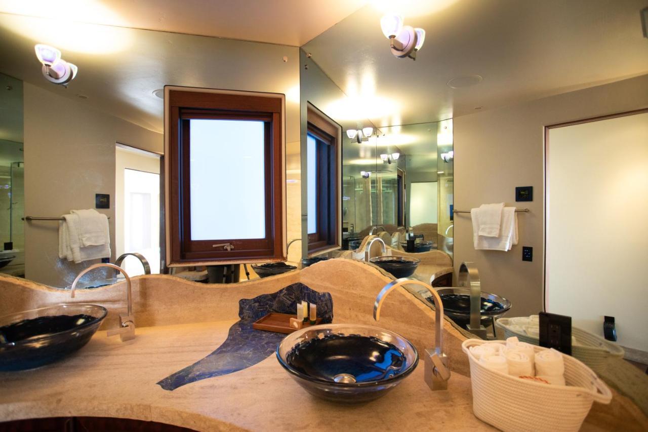 Verona Oceanfront Luxury W Spa, Multiple Private Patios, Grill, Ac & Garage Holiday home San Diego