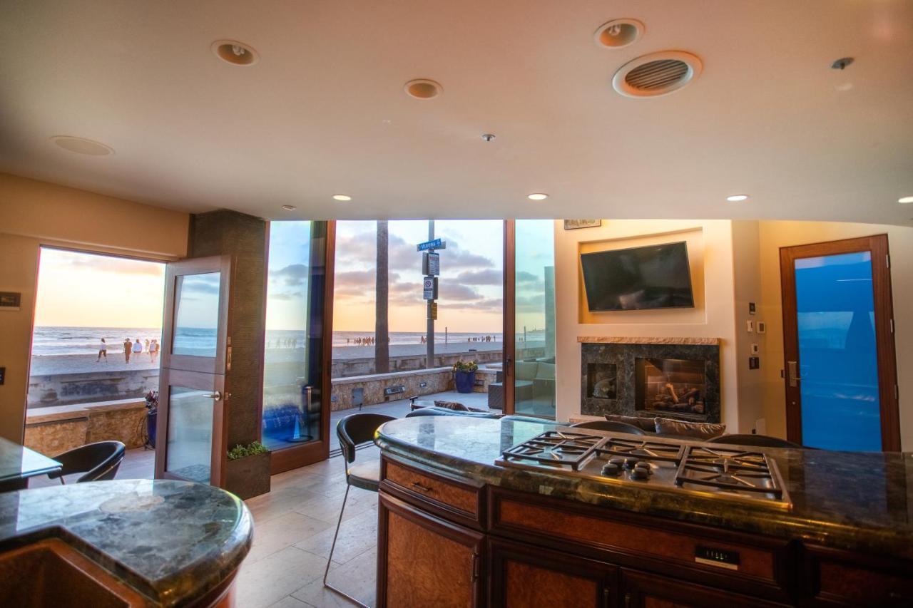Holiday home Verona Oceanfront Luxury W Spa, Multiple Private Patios, Grill, Ac & Garage *