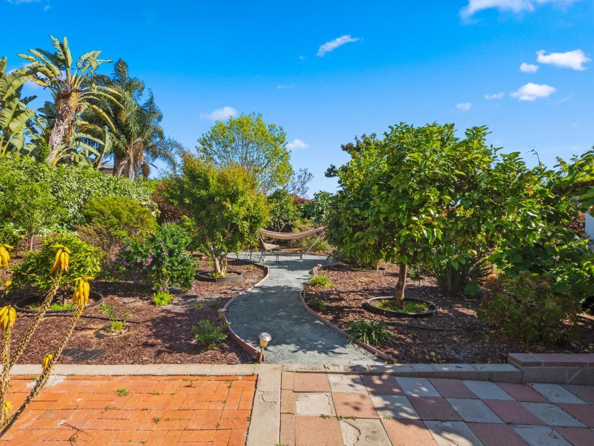 Holiday home Bay Park Garden Paradise - Location, Ac, Washer Dryer & Private Yard! *