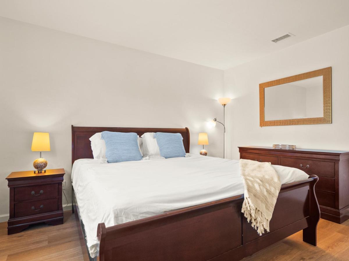 Bay Park Garden Paradise - Location, Ac, Washer Dryer & Private Yard! *