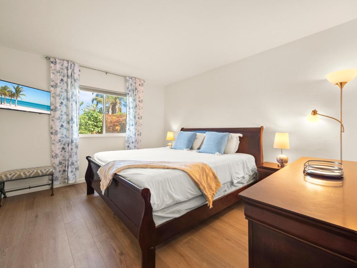 Bay Park Garden Paradise - Location, Ac, Washer Dryer & Private Yard!