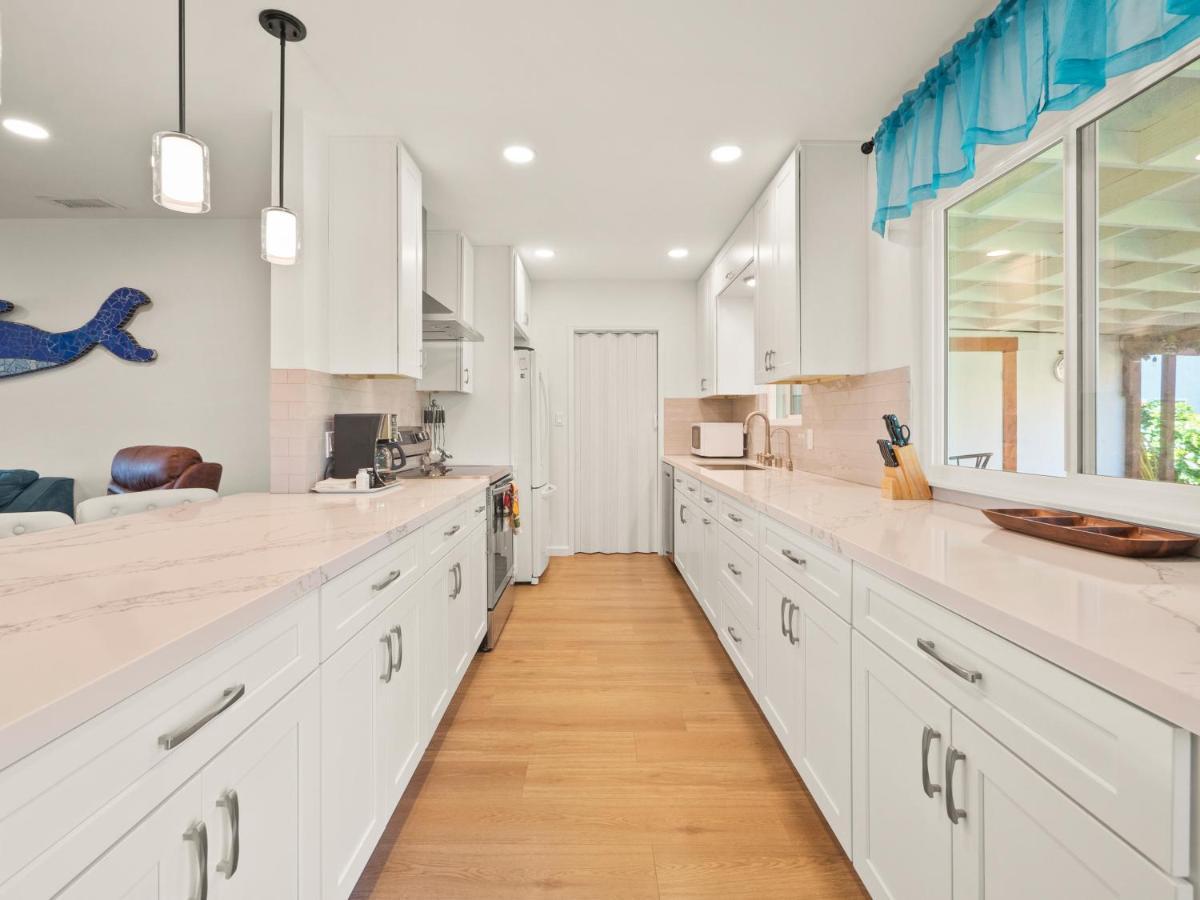 Bay Park Garden Paradise - Location, Ac, Washer Dryer & Private Yard! Holiday home