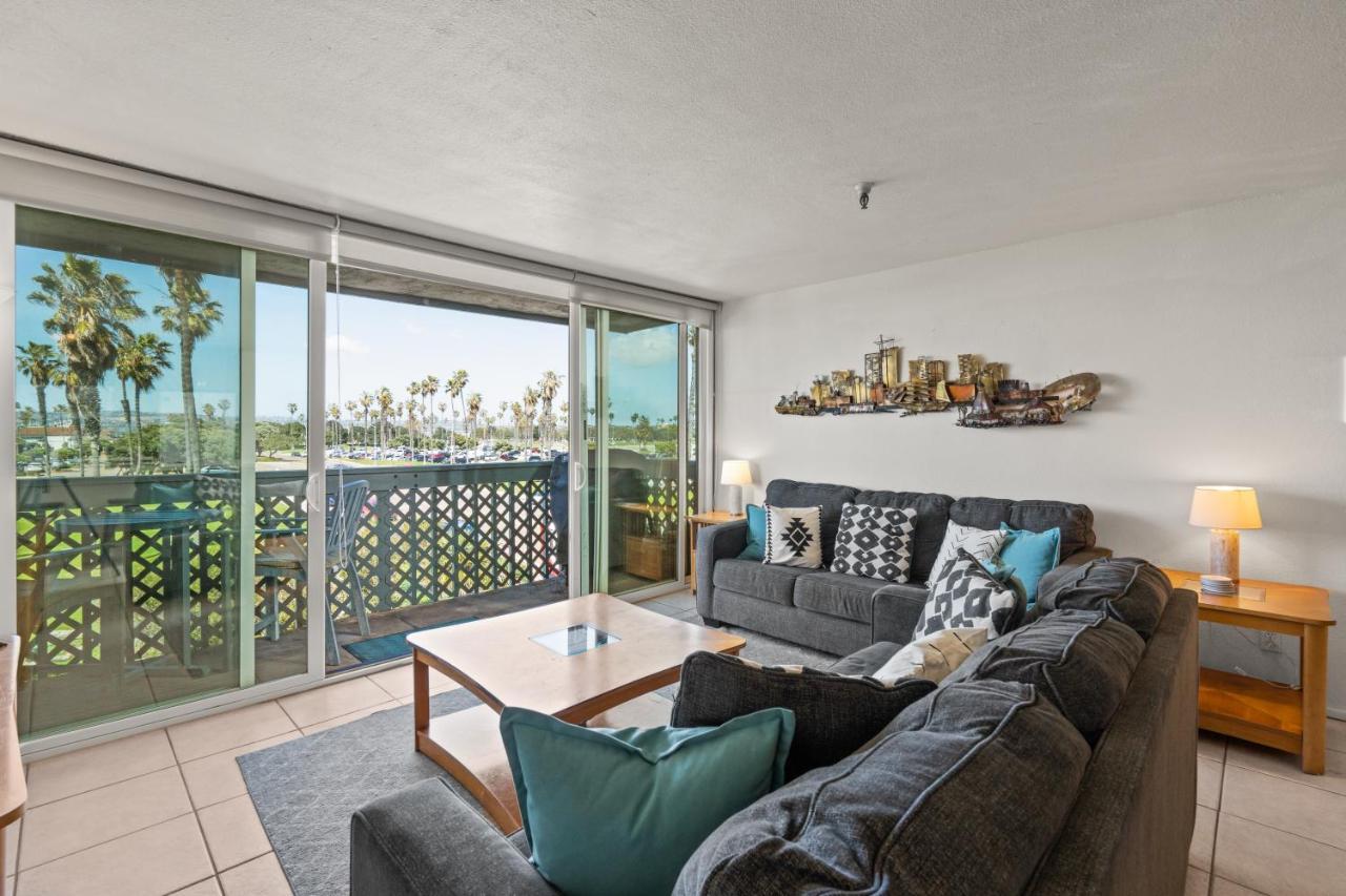 Holiday home Belmont Modern - Ocean View, Pet Friendly, Patio *