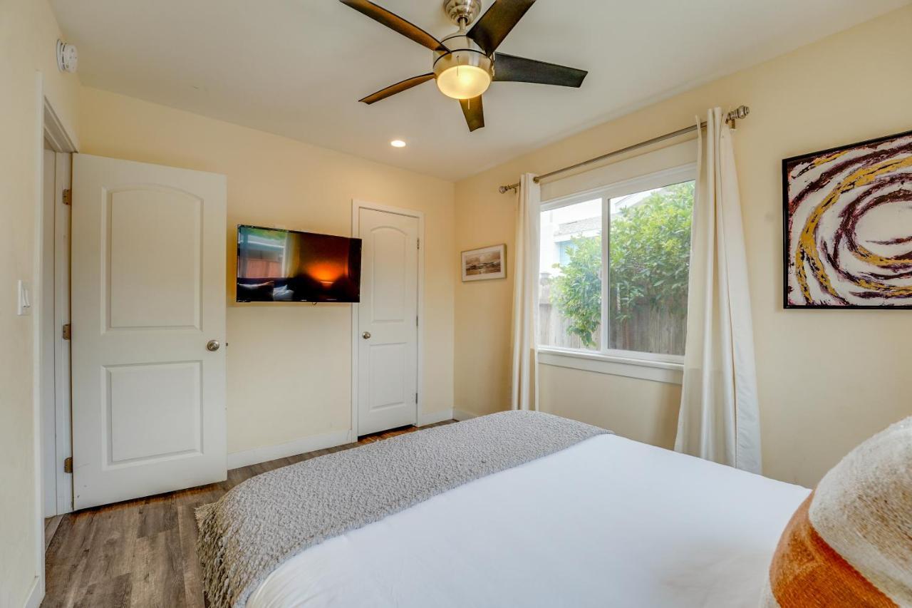 La Jolla Oasis - Pet Friendly, Large Backyard, Walk2beach & Location! Holiday home *