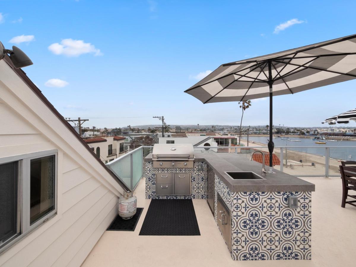 Stunning Bayfront With Gorgeous Views, Garage, Massive Roof Deck & Ac - Dogs Welcome!