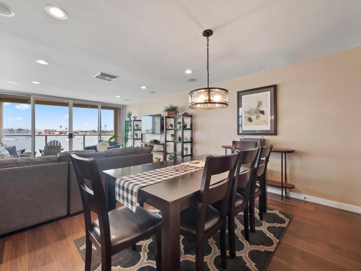 Holiday home Stunning Bayfront With Gorgeous Views, Garage, Massive Roof Deck & Ac - Dogs Welcome!