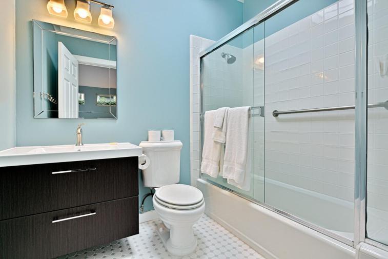 Shores Perfection - Spa, Ac, Pet Friendly, Parking, Fire Pit & Massive Private Yard! San Diego