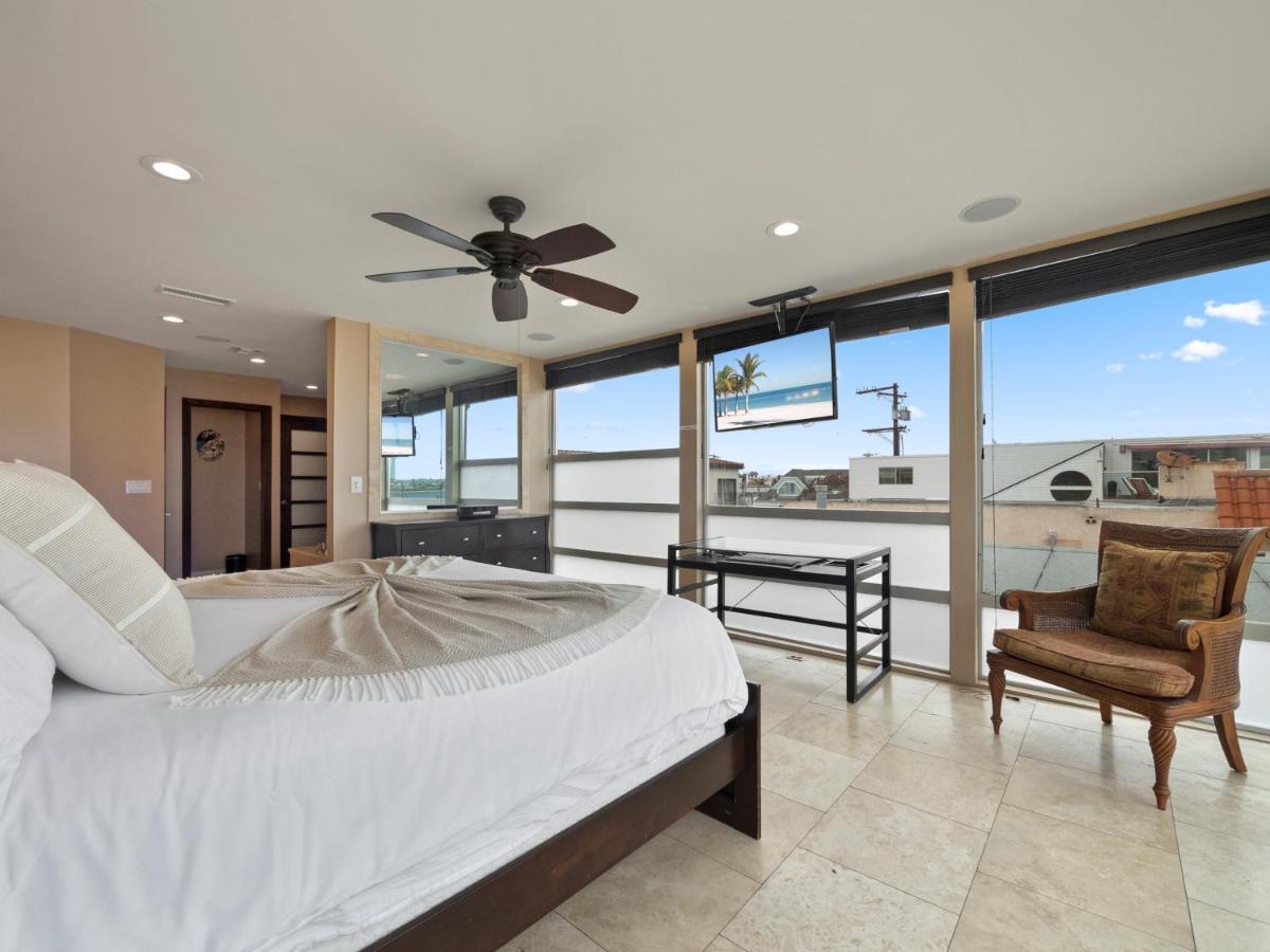 Stunning Bayfront With Gorgeous Views, Garage, Massive Roof Deck & Ac - Dogs Welcome!