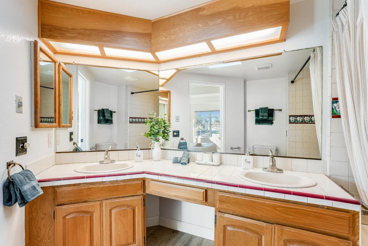 Ormond Retreat W Ocean View, Steps2beach & Garage Holiday home