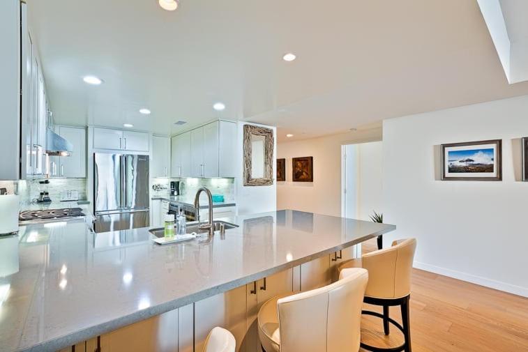 Apartment Stunning Oceanfront Getaway At Windansea