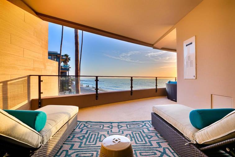 Apartment Stunning Oceanfront Getaway At Windansea *