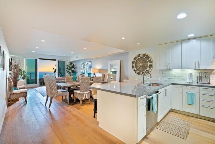 Stunning Oceanfront Getaway At Windansea San Diego