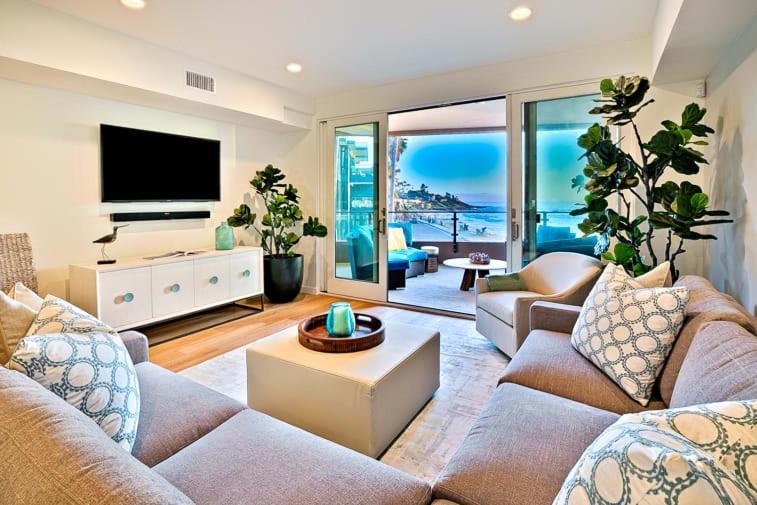 Stunning Oceanfront Getaway At Windansea *