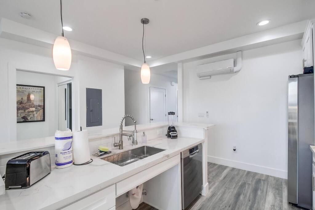 Park Blvd Paradise 302 Ada Compliant With A Apartment