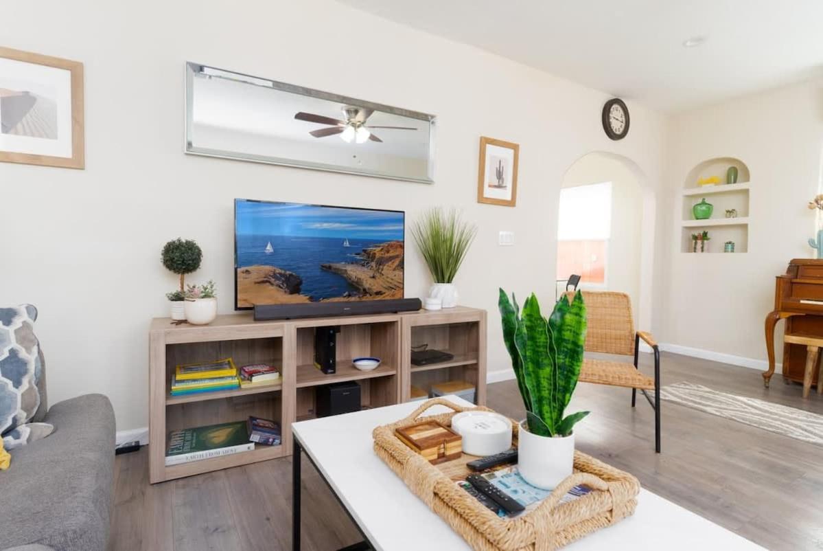 Holiday home Artfully-styled In The Heart Of It *