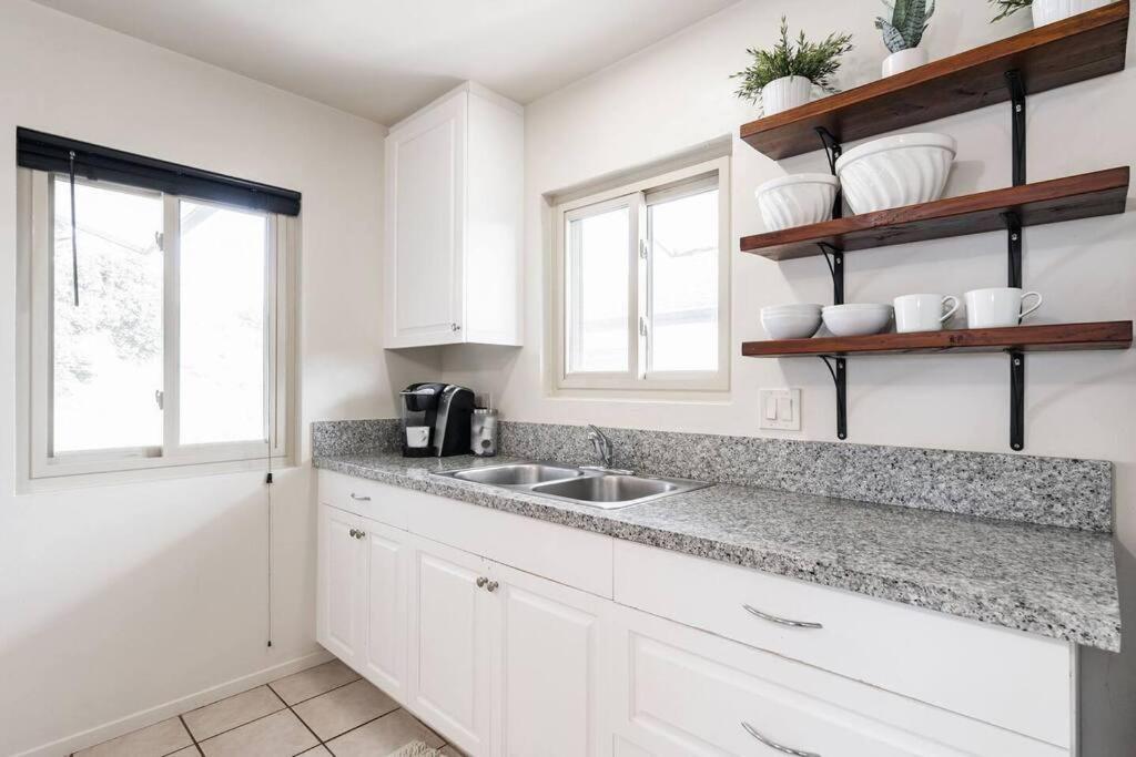 Casa Italia -2br- Free Driveway Parking For 2 Cars * San Diego