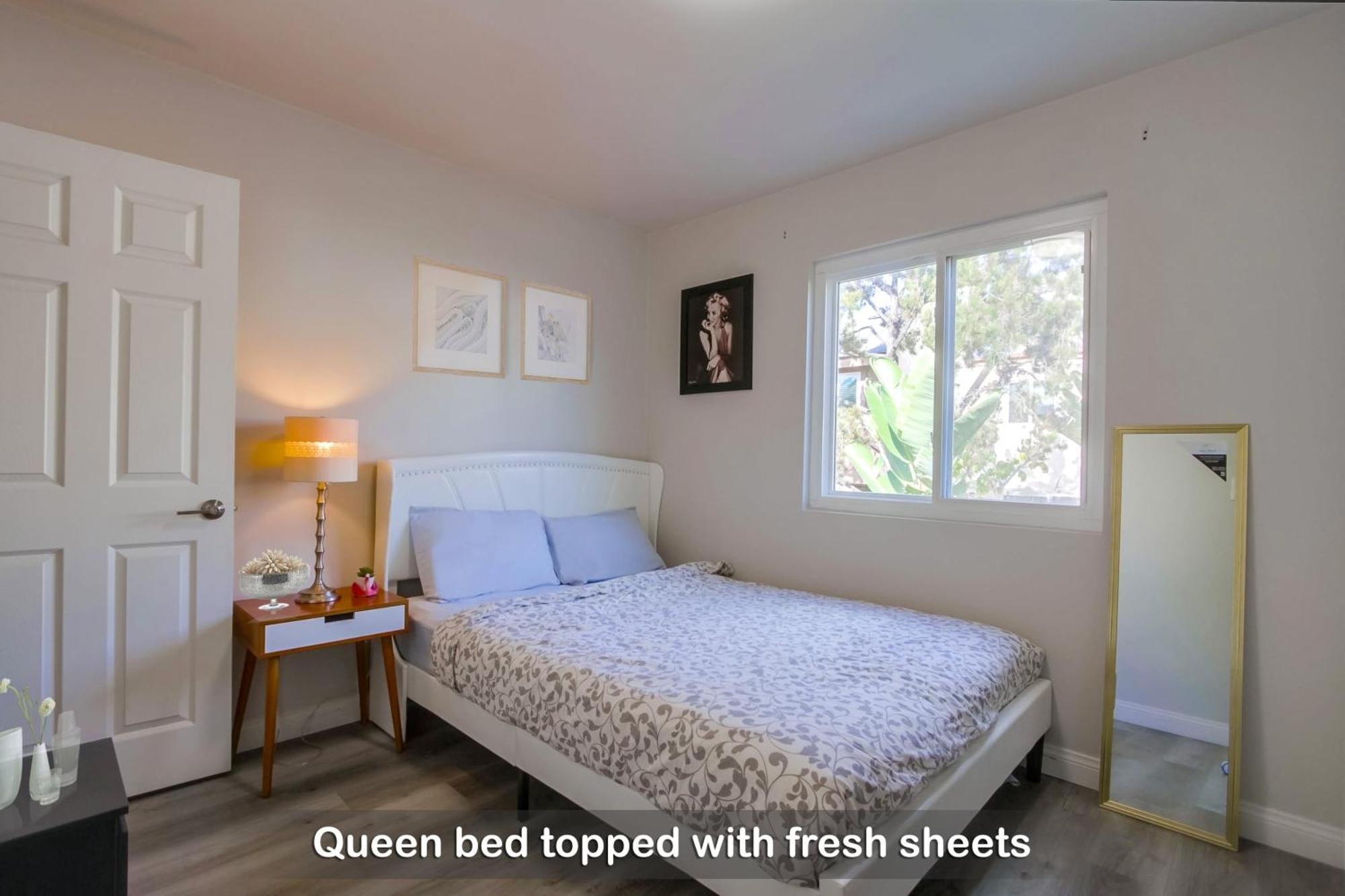 Entire Spacious 4-bedroom House W Free Pool Access, Garage & Parking In Prime Location