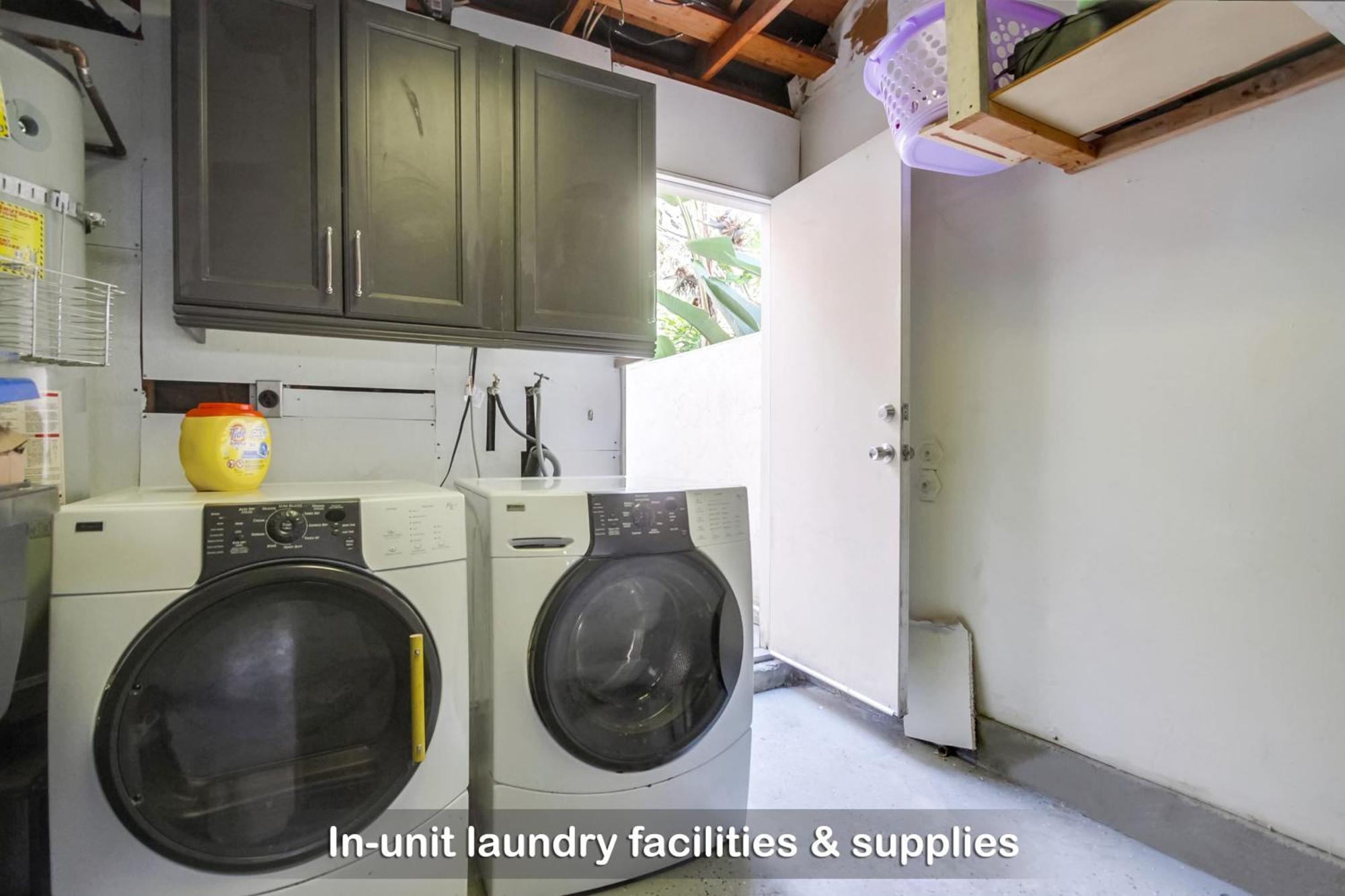 Holiday home Entire Spacious 4-bedroom House W Free Pool Access, Garage & Parking In Prime Location