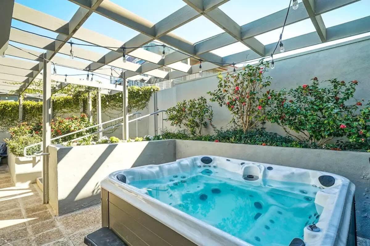 Panoramic Ocean Vistas With Hot Tub And Firepit