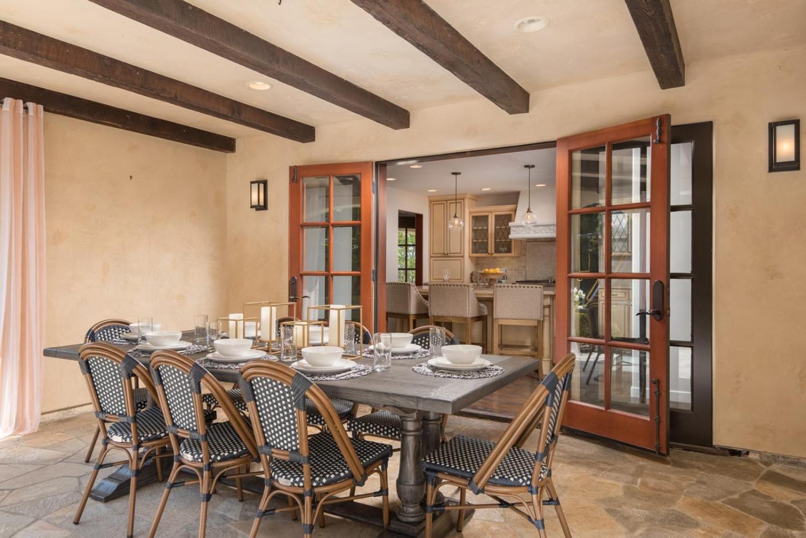 Mediterranean Beauty With Rooftop Deck And Views San Diego