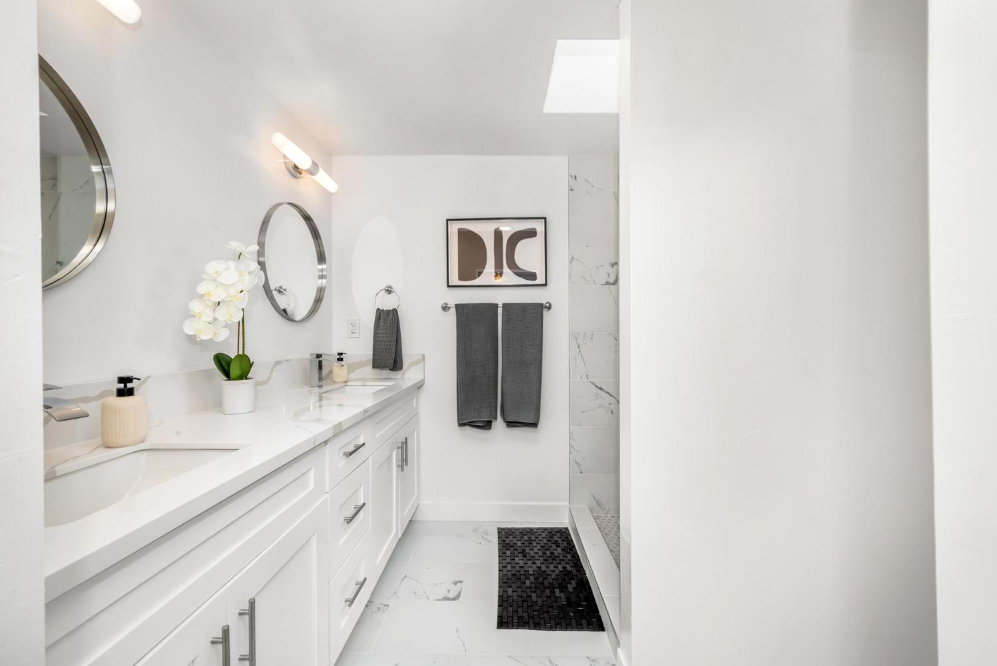 Spacious With 7 Beds Minutes From Mission Bay * San Diego