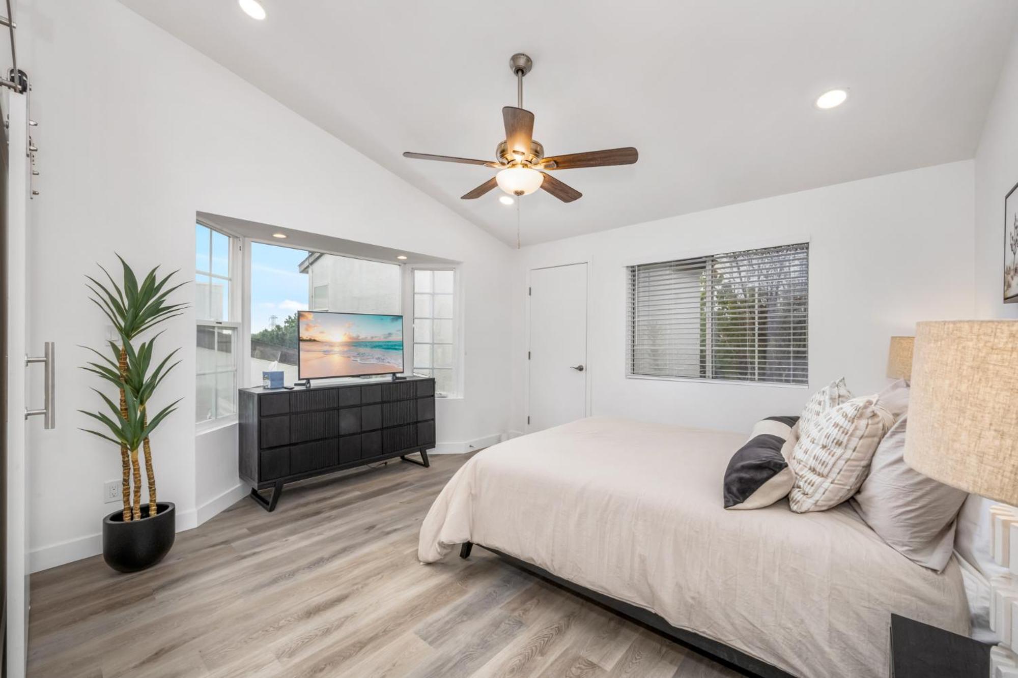 Spacious With 7 Beds Minutes From Mission Bay * San Diego